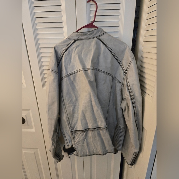 Gray Leather Jacket with Zipper Details - Picture 2 of 4